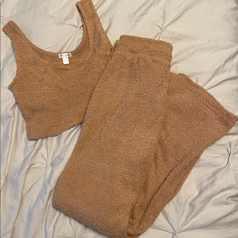 Cozy, fuzzy lounge set